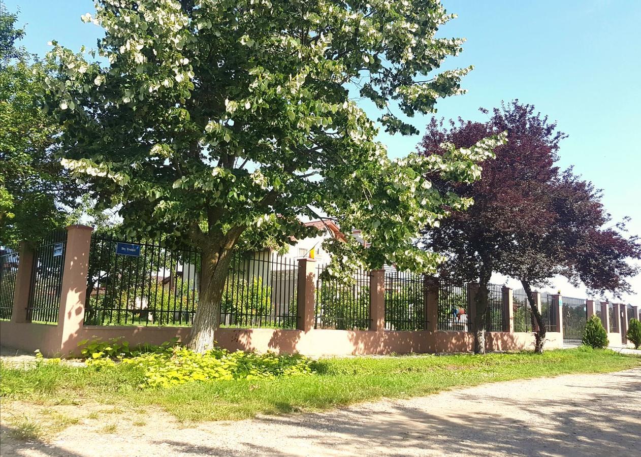 Nobless Villa Mereni  Exterior photo