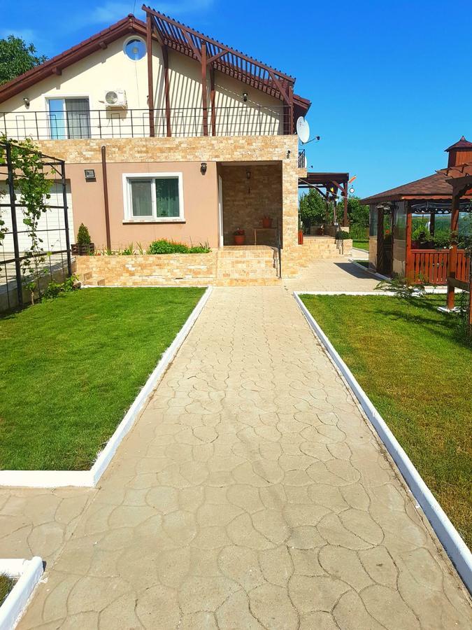 Nobless Villa Mereni  Exterior photo