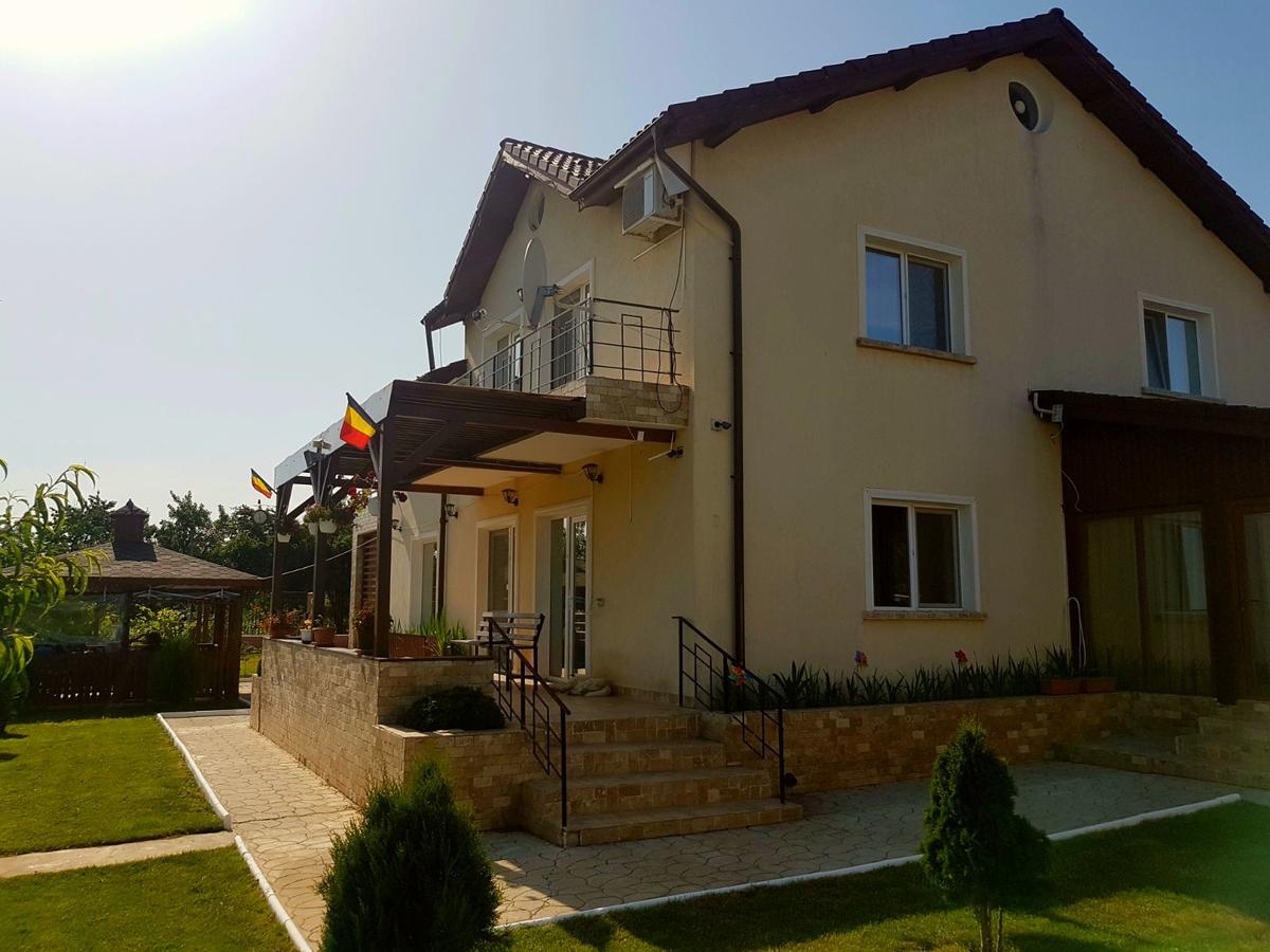 Nobless Villa Mereni  Exterior photo